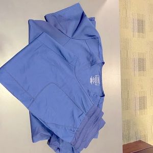 Navy jogger set scrubs. Medium top small bottoms.